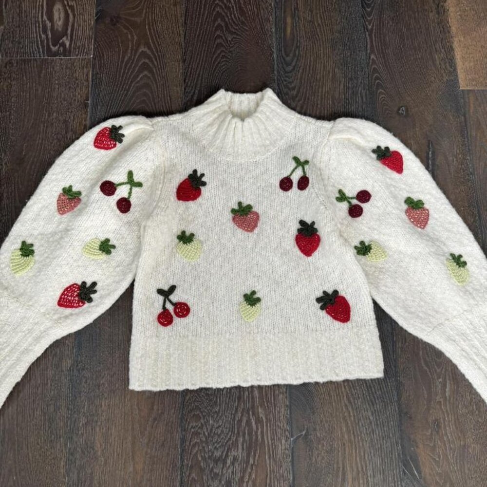 Sea White Sweater with Fruit Print